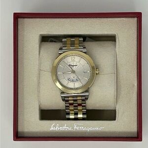 NWT men’s Ferragamo 2 toned Feroni Swiss SS watch. 40mm Stunning unisex watch.